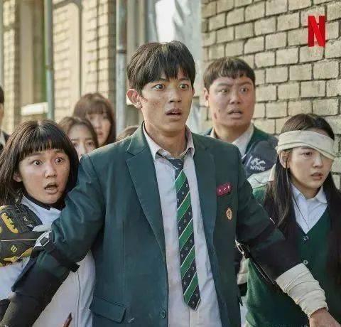 僵尸校园第二季爆料最新,揭秘校园危机，生死较量再升级！